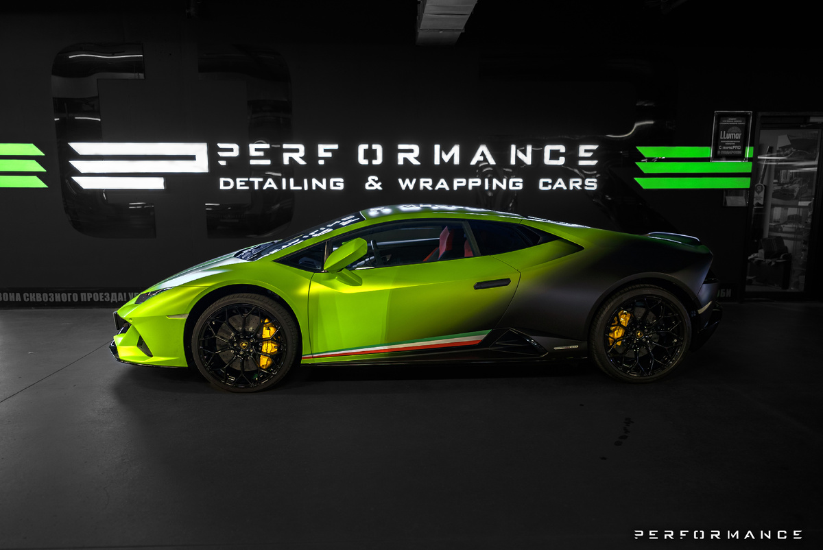 Оклейка автомобиля виниловой пленкой спб