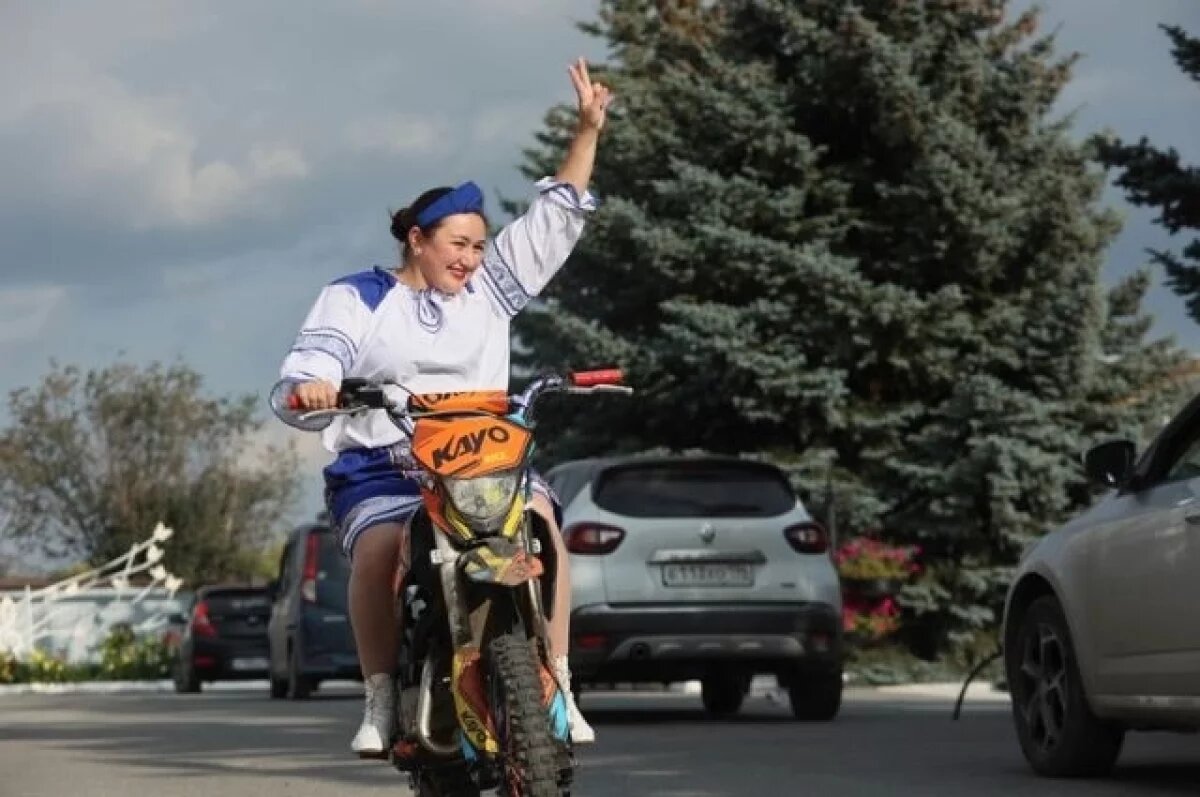    Дома «с поклоном».