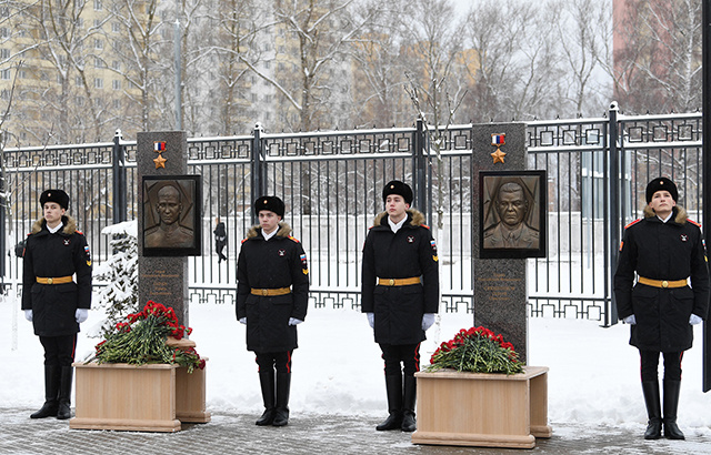 В Твери открыли мемориал выпускникам Суворовского училища