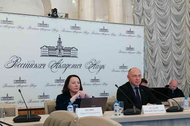   Г. Топильников