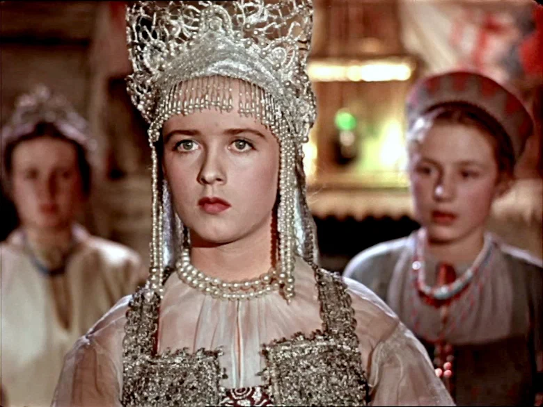 Деревщикова в фильме "Каменный цветок"