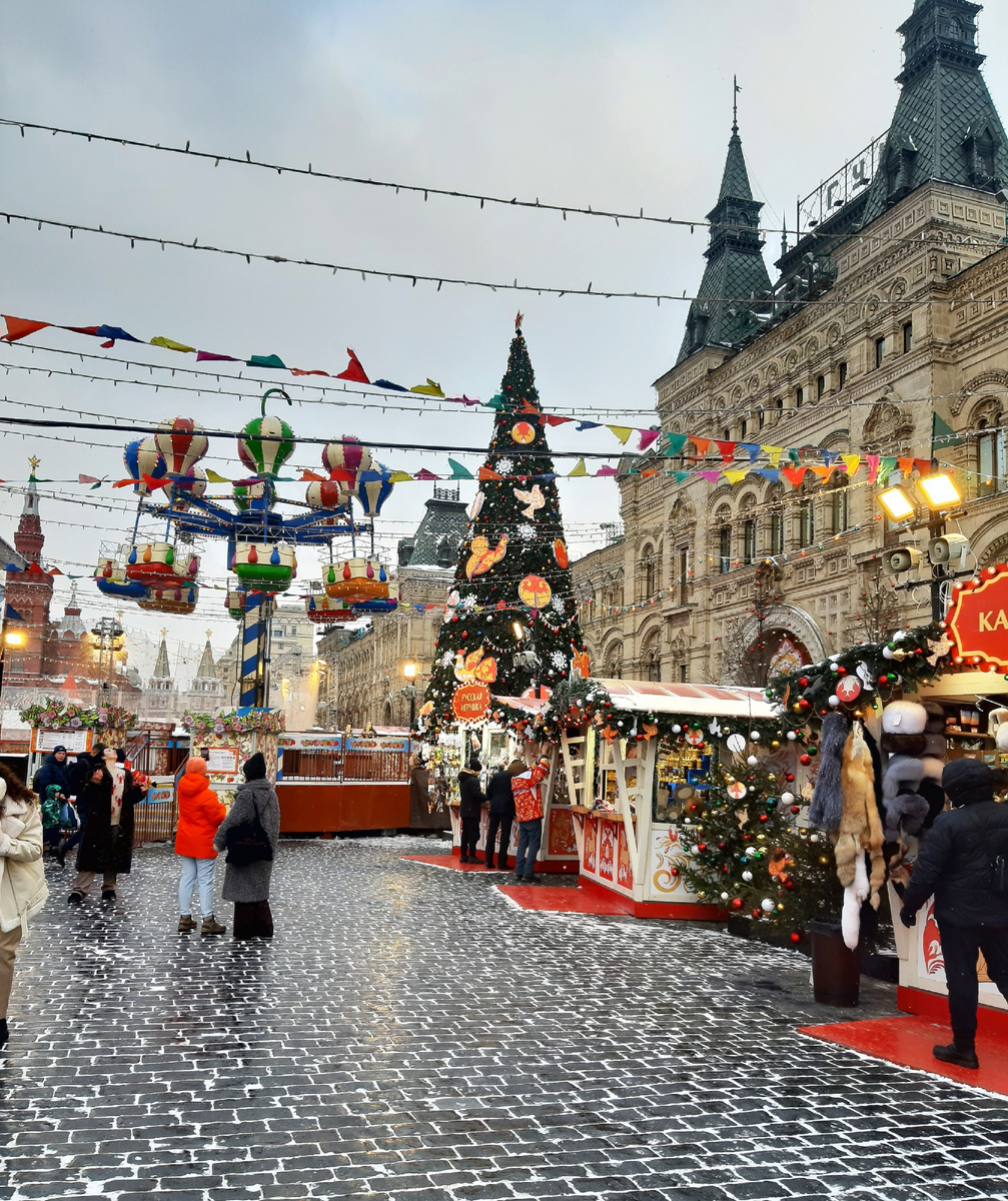 ГУМ-ярмарка. Красная площадь. Москва. декабрь 2024 год.