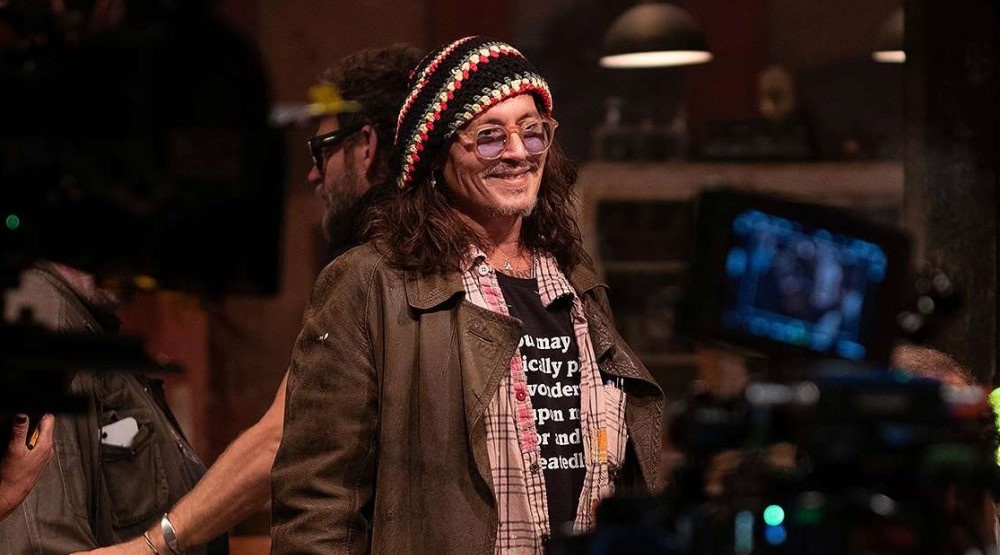     Джонни Депп, кадр со съемок фильма «Моди: Три дня на крыльях безумия» (2024) / Фото: People/ Leo Pinter