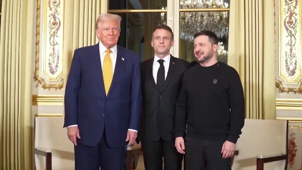    Дональд Трамп в Париже. Фото: Жизнь.ру