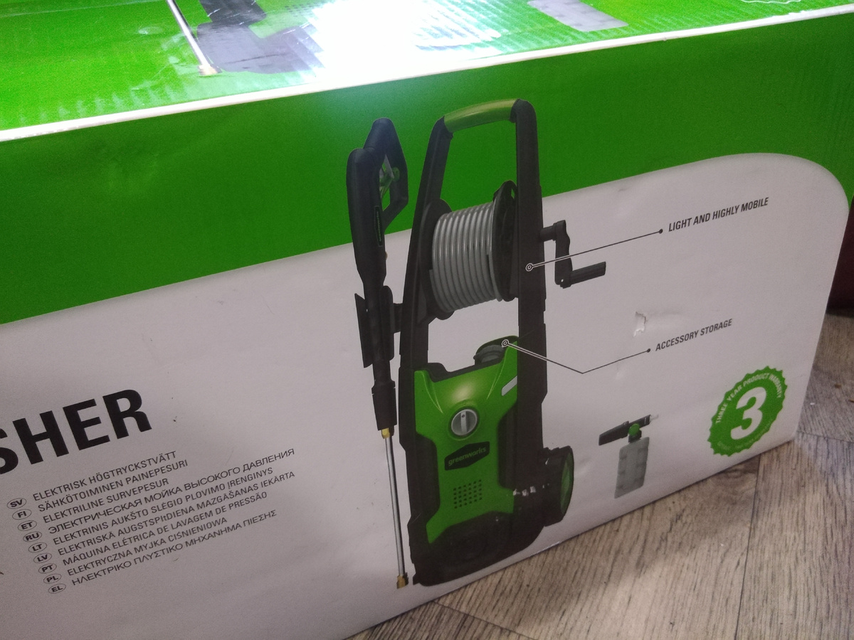 Работает от электросети и от обычного водопровода