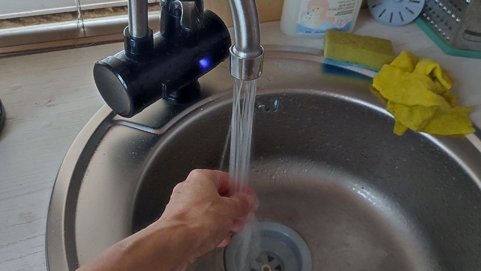 Делаю водопровод в бытовке: экспресс-метод для забывчивых (или занятых)