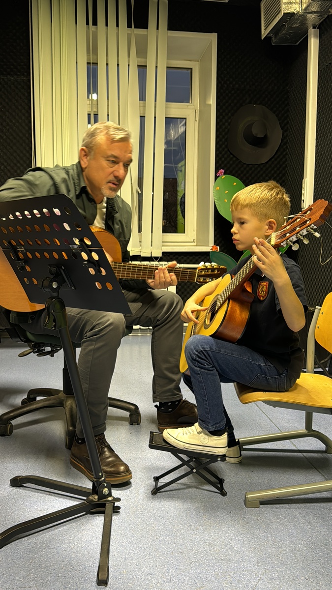 Недавно получилось попасть на урок музыки