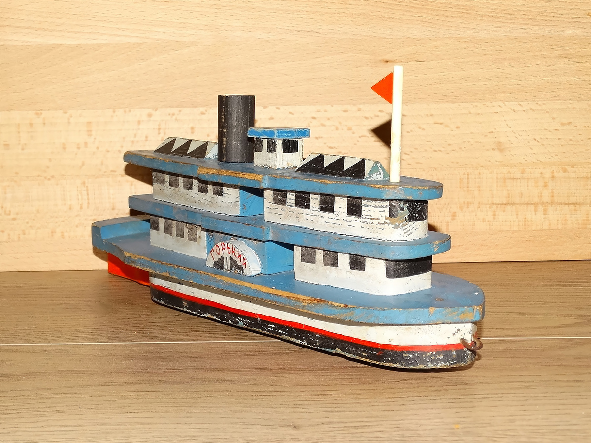 Пароход-каталка "Горький", Горьковская фабрика детской игрушки. Фото автора, листаем галерею -->>