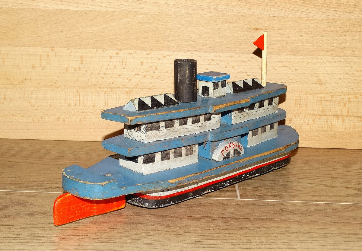 Пароход-каталка "Горький", Горьковская фабрика детской игрушки. Фото автора, листаем галерею -->>