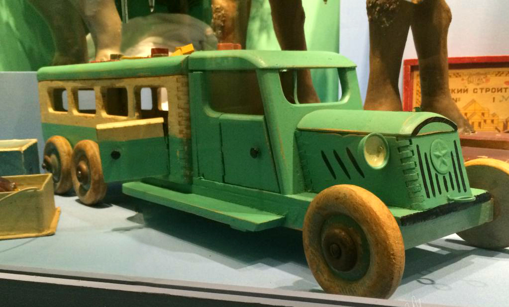 Автобус, артель "Любимая игрушка", фото из открытых источников, листаем галерею -->>