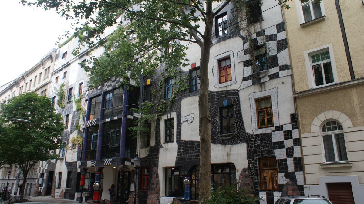 Это единственная сохранившая у меня фотография Хундертвассерхауса