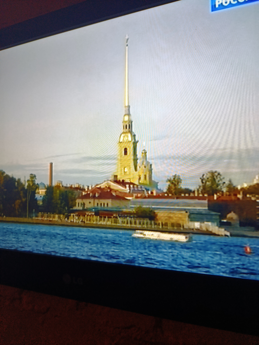 Фото автора, с домашнего телека на кухне. Это из нового сезона, между прочим. 🤗