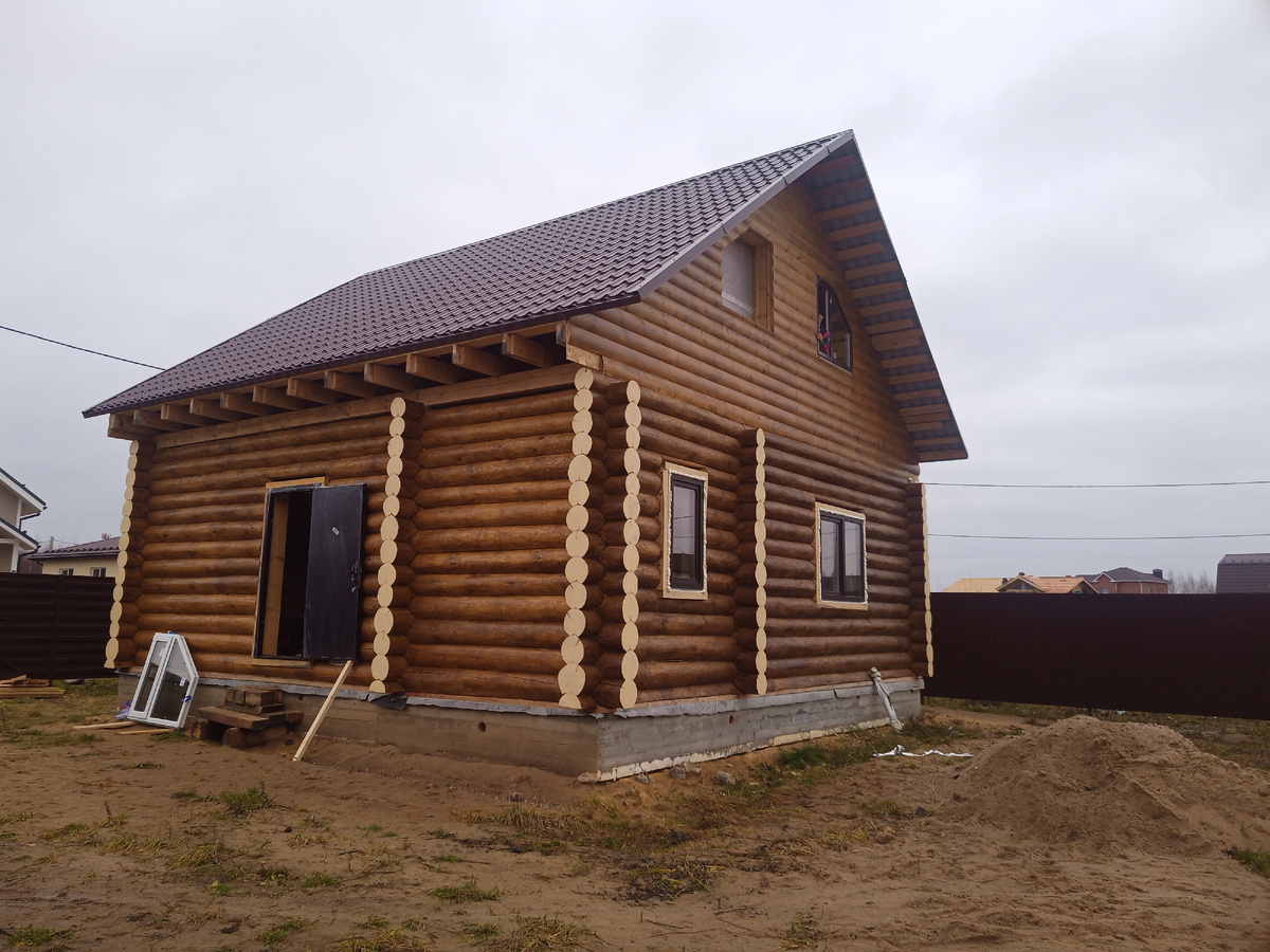 Задняя часть (одного окна не хватает, потому что фото были сделаны до окончания установки)