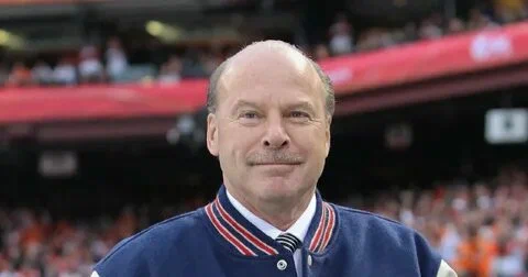 Майк Кинэн, канадский хоккейный тренер, из открытх источников в Сети 