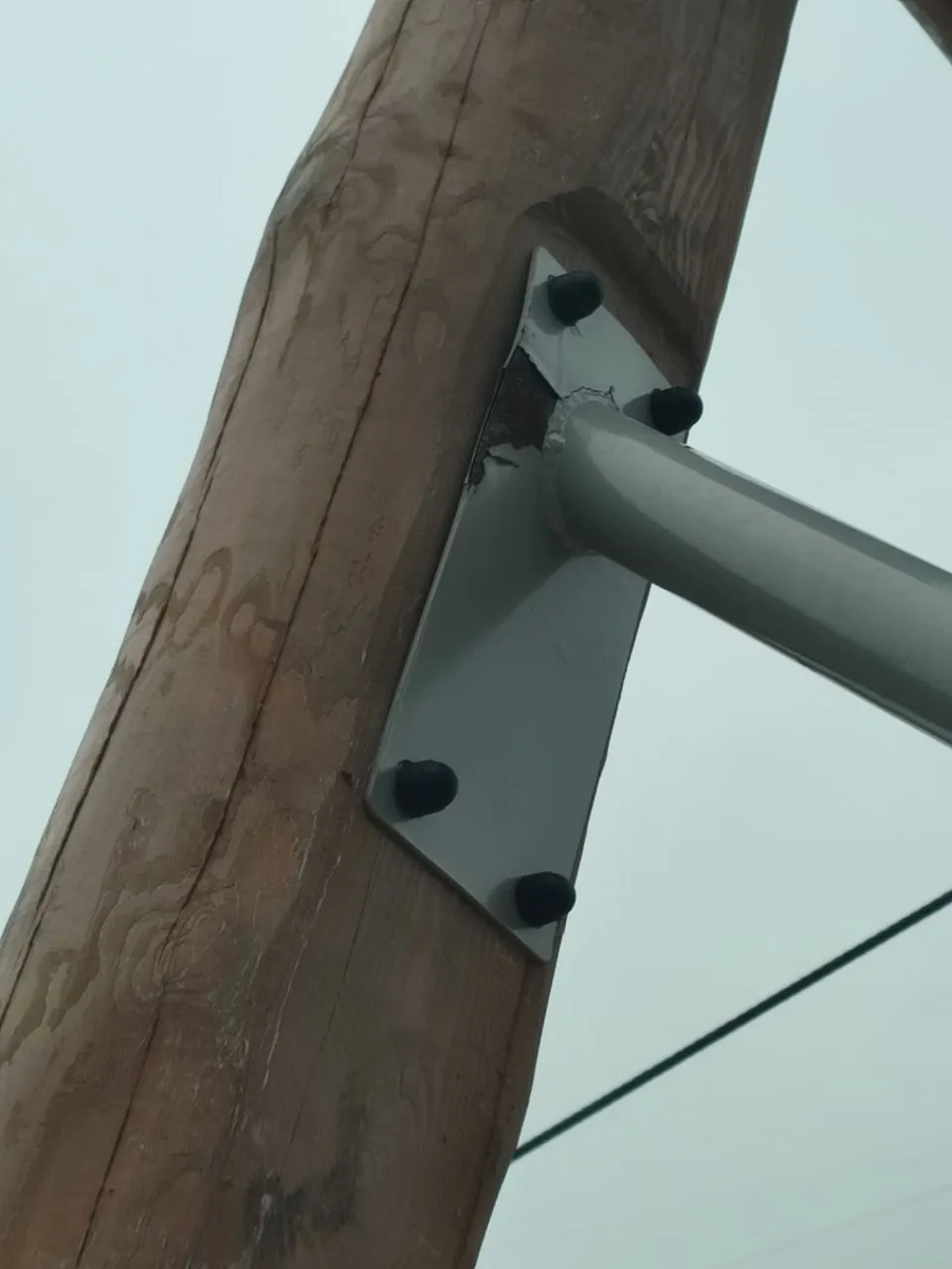 Ржавчина под облупившейся краской. Фото Павла Швеца.