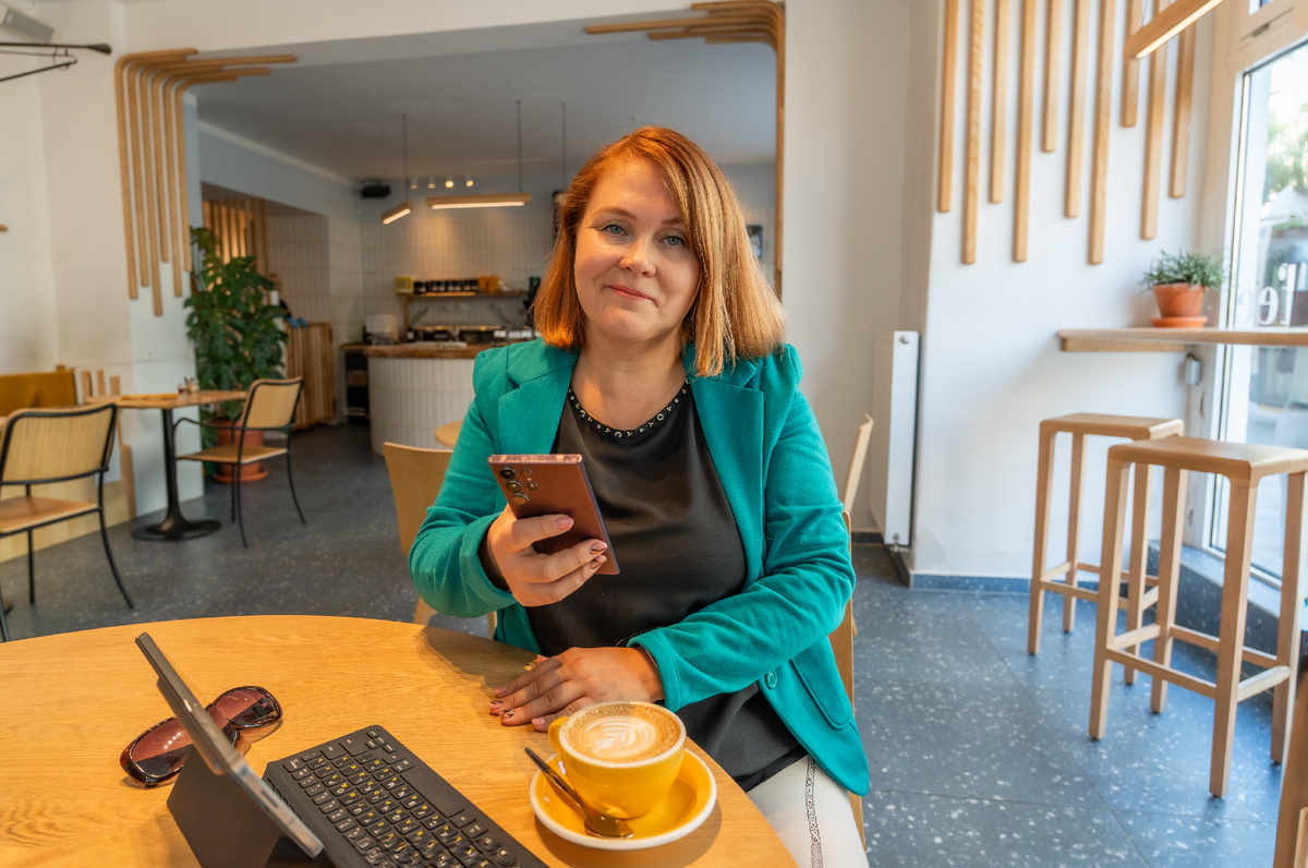 а вот и кофеёчек, а как же без него? )