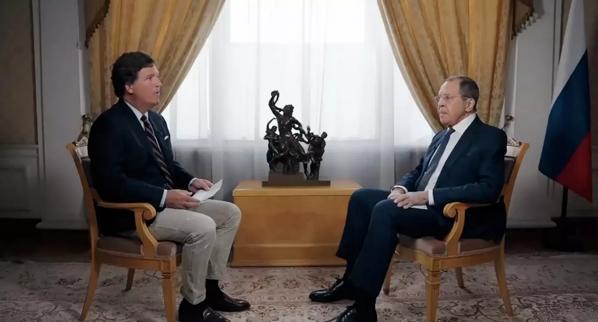 Кадр из интервью Лаврова с Карлсоном