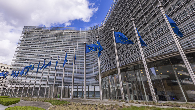     Здание Еврокомиссии Gettyimages.ru Nicolas Economou/NurPhoto