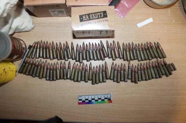    Улики: конфискованное оружие Фото: Пресс-служба УМВД россии по ЕАО