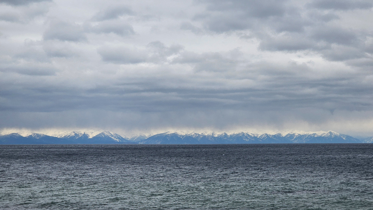 Успела сфотографировать горы, до самого отъезда я их больше не видела 