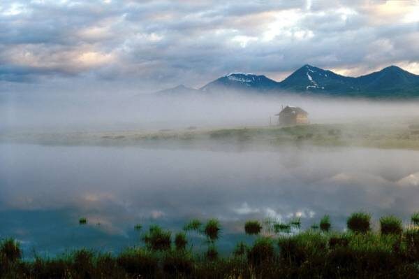 
Рассвет над озером