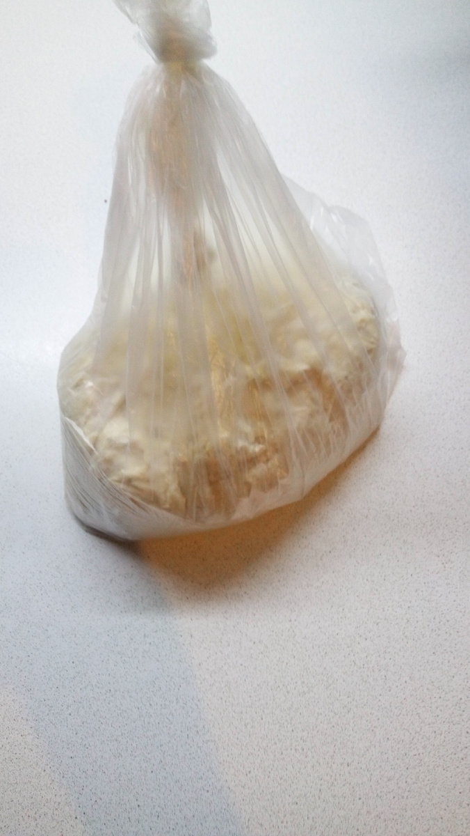 Пакет завязать.