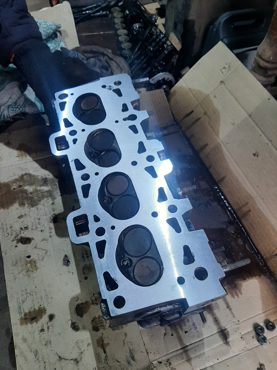 Отшлифованная голова блока цилиндров Гранты 