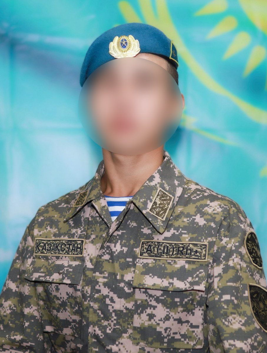 Житель Актобе Данияр Темиргали в 18 лет пришёл в военкомат, прошёл медицинское обследование и 3 августа был принят в войсковую часть № 61993 в Алматы.