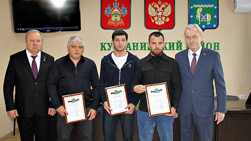    Спортсменам-победителям – награды