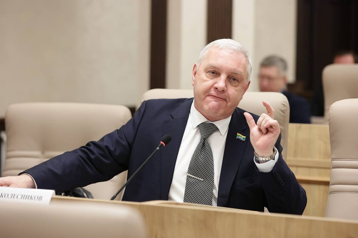 Александр Колесников бороду не носит.  Фото: ФедералПресс / Иван Кабанов