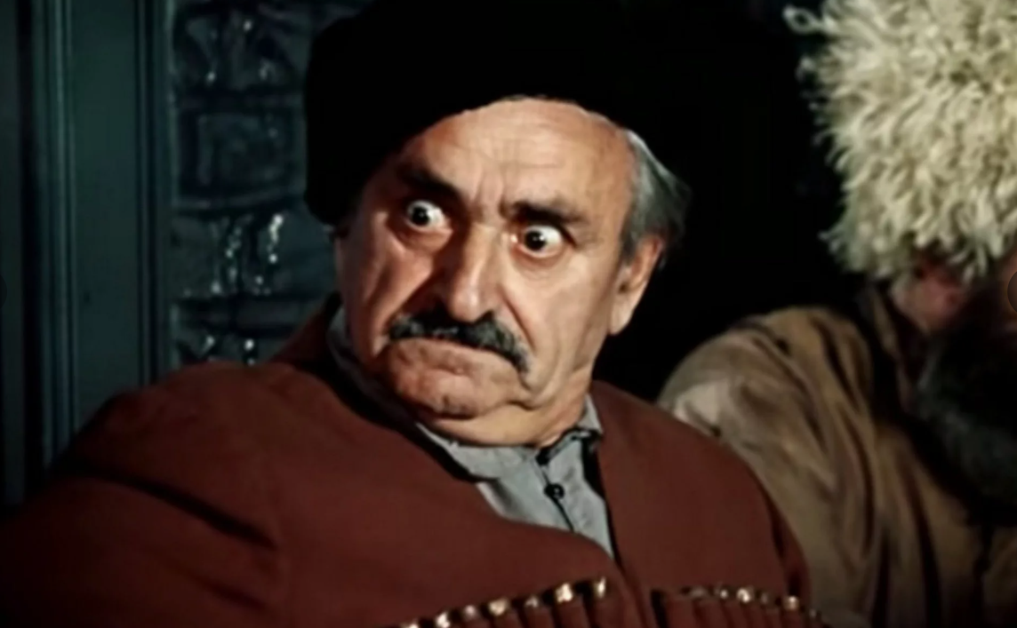 Эммануил Геллер (стоп-кадр из фильма "12 стульев"). К ситуации, на мой взгляд, подходит. 