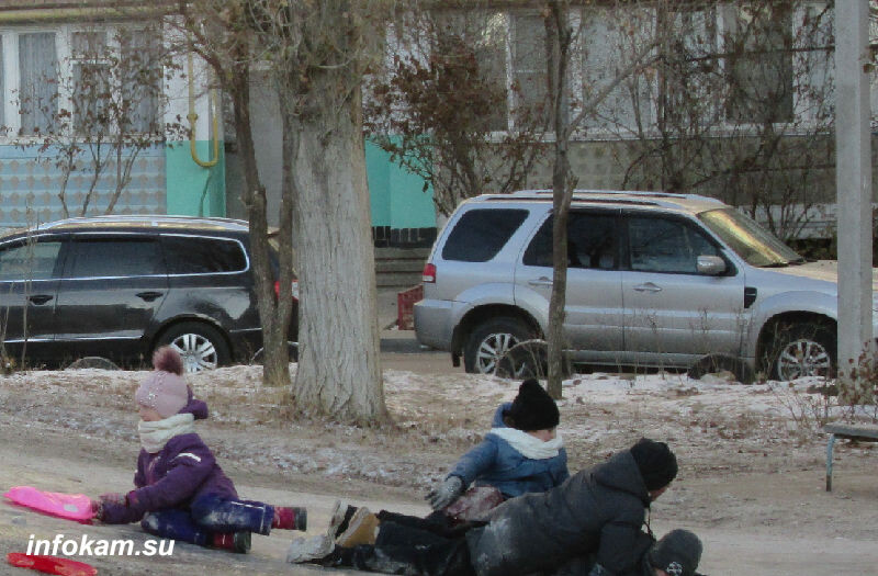    Зимой в камышинском дворе