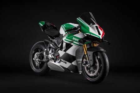 Ducati Panigale V4 Tricolore получил асимметричную окраску, напоминающую окраску 750 F1 1984 года.