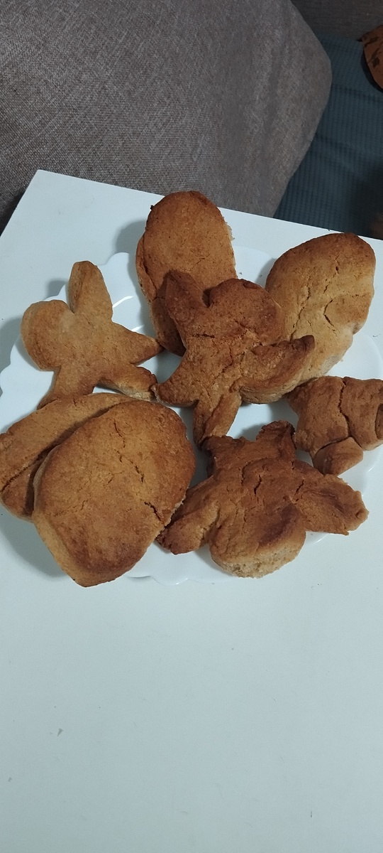 Пряники с детьми тоже испекли. Несмотря на вид, они получились невероятно вкусными