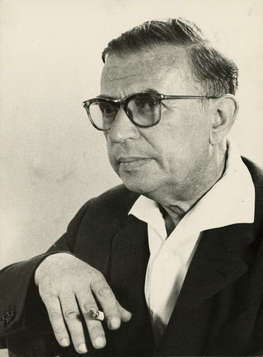 "Мои воспоминания — словно золотые в кошельке, подаренном дьяволом: откроешь его, а там сухие листья" - Жан-Поль Сартр "Тошнота"