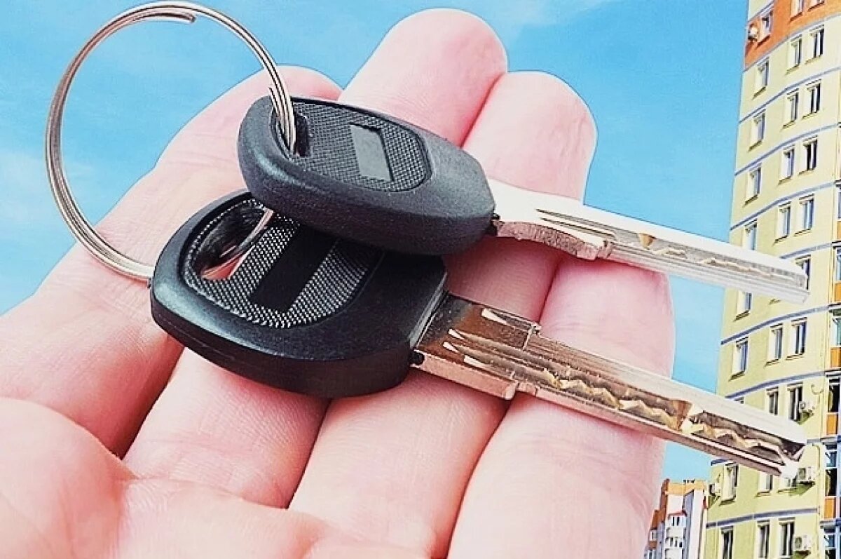    Эксперты отмечают, что люди продолжают покупать недвижимость, но немного сместился вектор