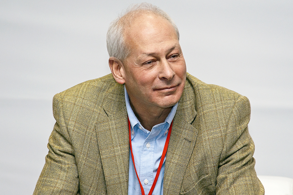 Читайте также Руководитель ИЦК "Спутниковая связь" попросил Минцифры снизить объем отчетности по проектам ИЦК без госфинансирования
Руководитель Индустриального центра компетенций "Спутниковая связь" и гендиректор ФГУП "Космическая связь" (ГПКС) Алексей Волин предложил сократить объем отчетности по проектам ИЦК, которые не имеют государственного финансирования. Соответствующее письмо он направил в Минцифры.