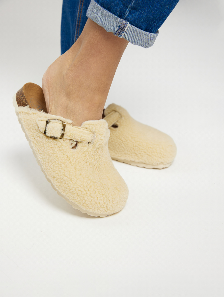 Стильные анатомические модели AFS поддерживают своды стопы