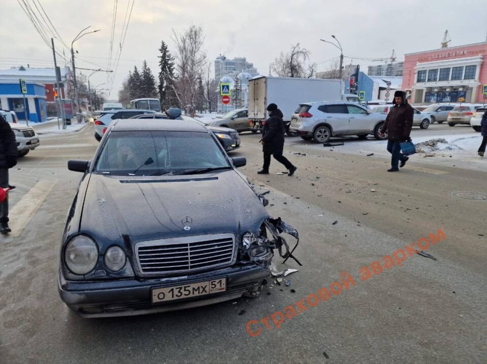    ДТП на Ленина / Никитина. Источник: Страховой аварком, t.me/vkurse22