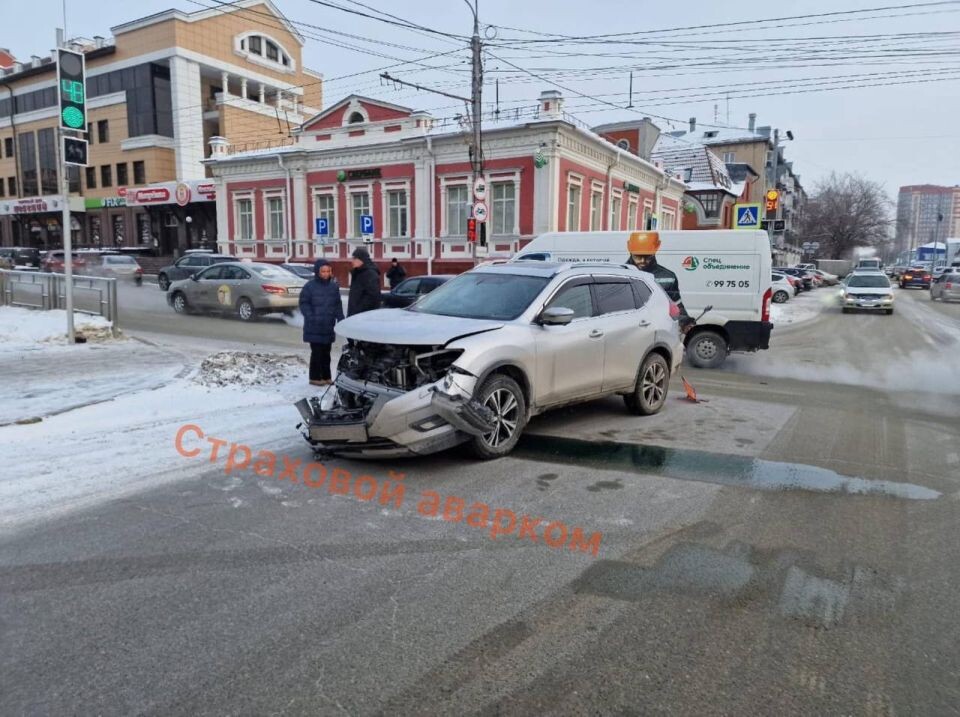    ДТП на Ленина / Никитина. Источник: Страховой аварком, t.me/vkurse22