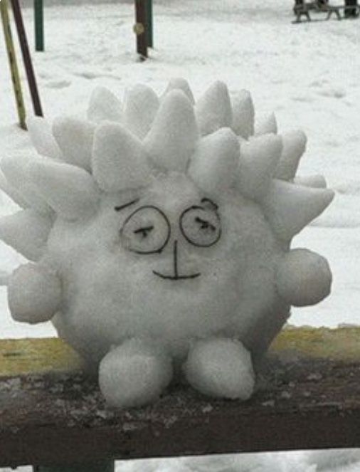 Ёжик из снега 