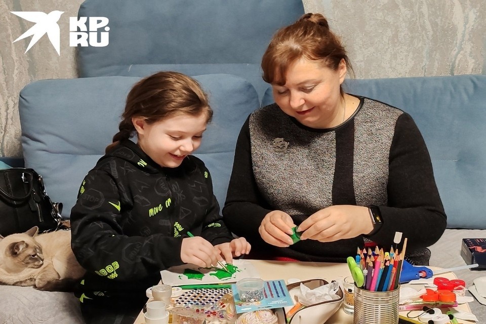    Сделанные своими руками украшения для дома помогают сэкономить, а творческий процесс объединяет членов семьи. Фото: предоставлено Ольгой Сполевис