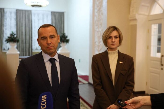    Губернатор Курганской области Вадим Шумков и депутат Госдумы Мария Бутина. Фото: Telegram-канал силаVправде (V. Шумков)