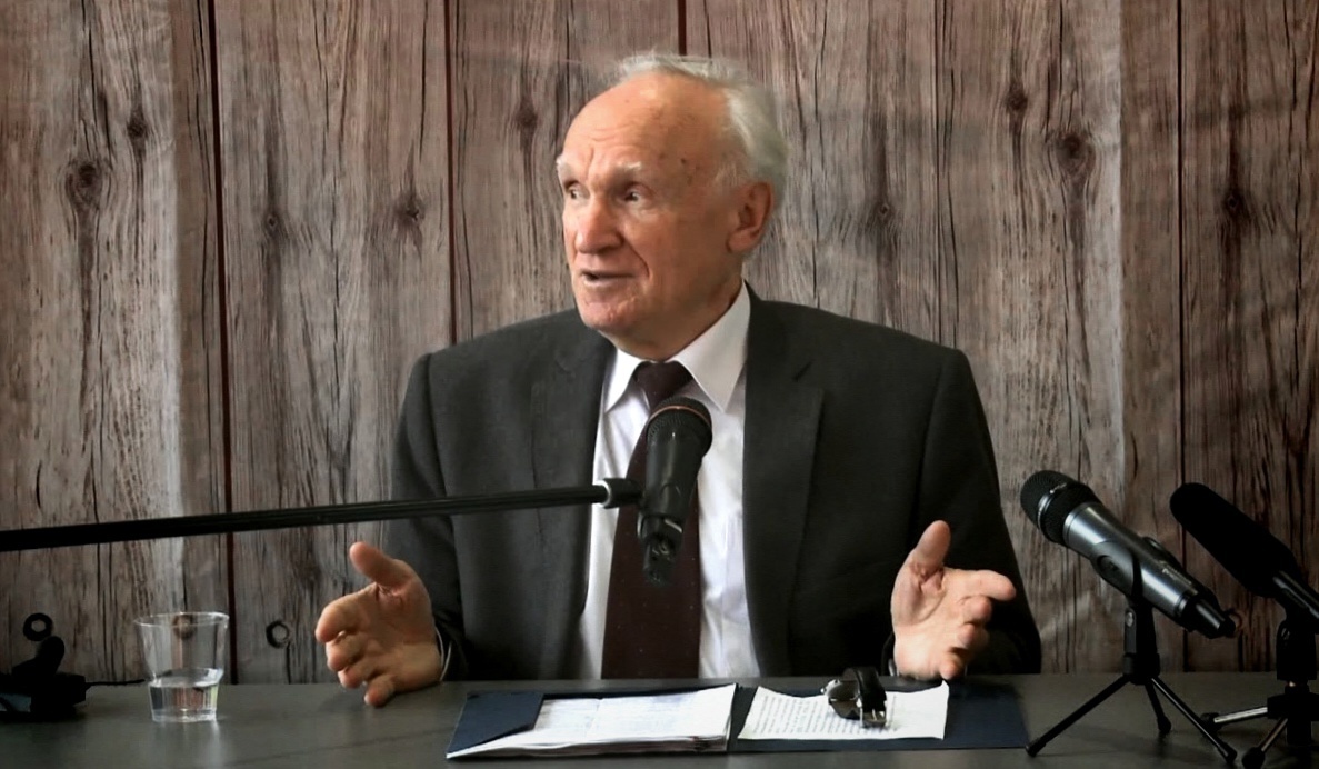 Алексей Ильич Осипов — учёный-богослов, педагог, доктор богословия, заслуженный профессор Московской духовной академии, писатель, публицист, проповедник.