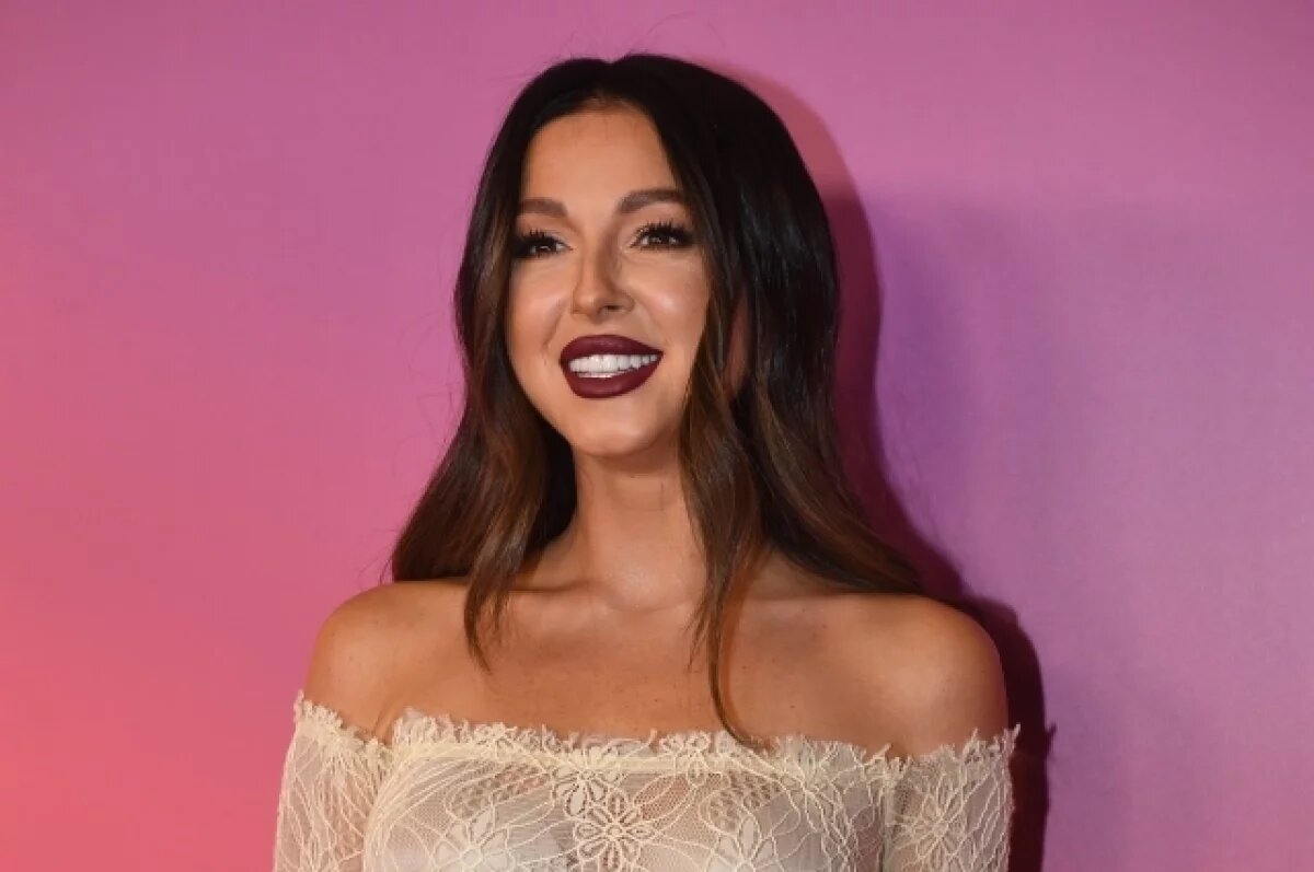    Певица Нюша призналась, что не жалеет о разводе с бизнесменом Сивовым