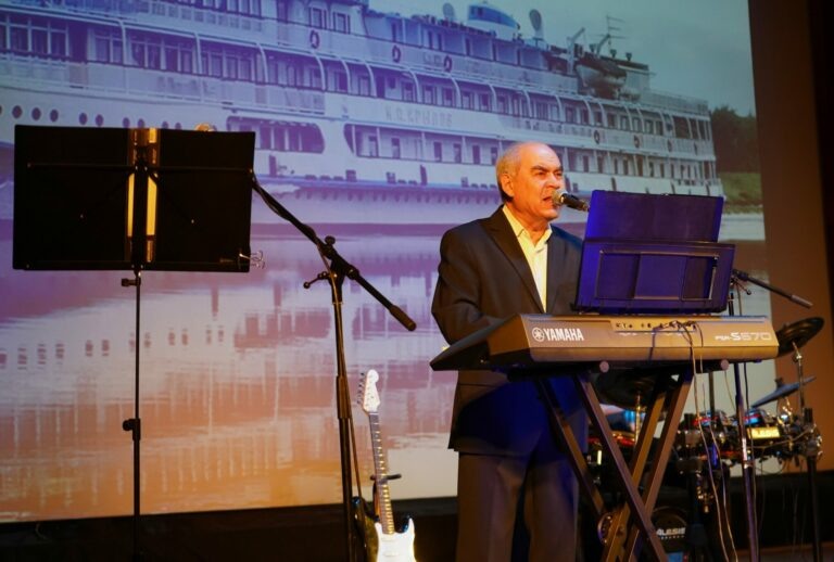    Путин присвоил Сергею Шамкаеву из Бугуруслана звание Заслуженного работника культуры РФ Кристина Просвиркина