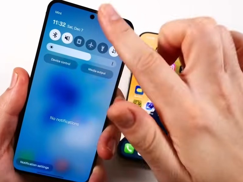    Блогер сравнил скорость работы iOS 18 и Samsung One UI 7 [ВИДЕО]