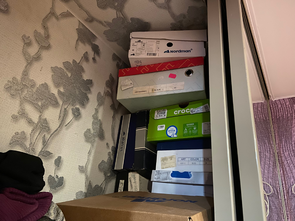 Вот в этих коробках