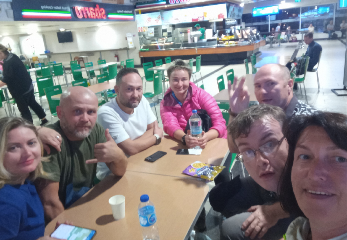 Аэропорт Антальи. Вместе перекусили перед вылетом