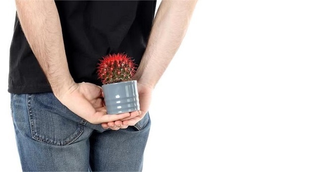 Боль, жжение и зуд в области ануса должны стать поводом для обращения к проктологу